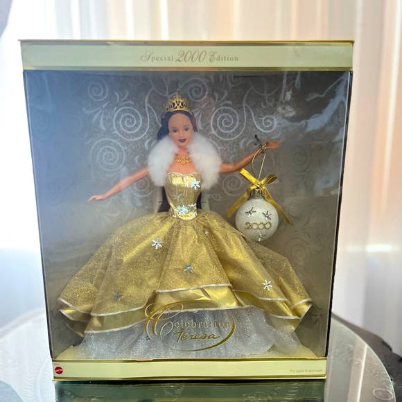 2000 Celebration Teresa Barbie - Picture 1 of 4